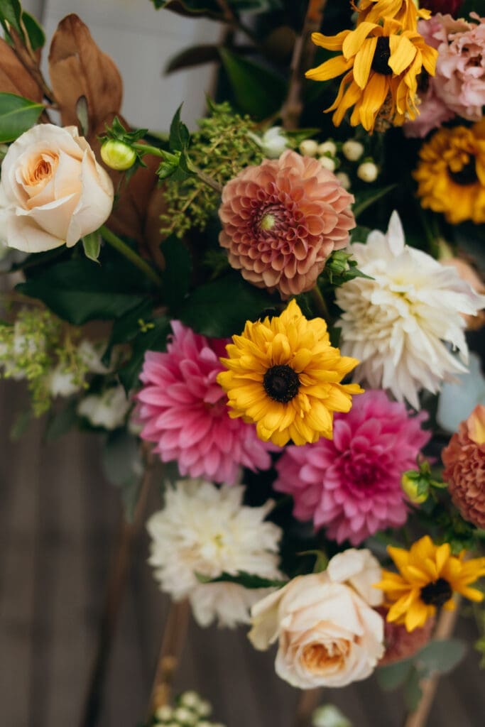 The Willow Branch florals for a stunning The Farm in the Yarra Valley, only an hour from Melbourne,  captured by Ebb and Flow Photography