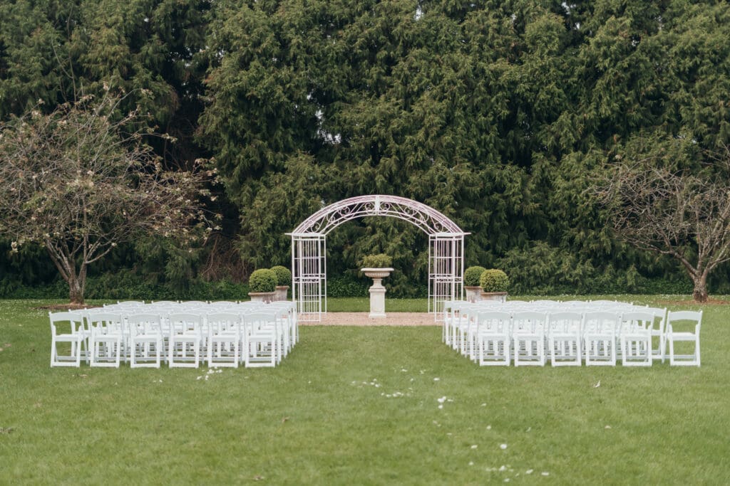 Elegant outdoor wedding set up at Glenfyne Weddings in Gippsland, photo by Ebb and Flow Photography