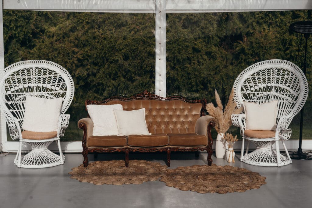 Styling in the clear marquee at Glenfyne Weddings in Gippsland, photo by Ebb and Flow Photography